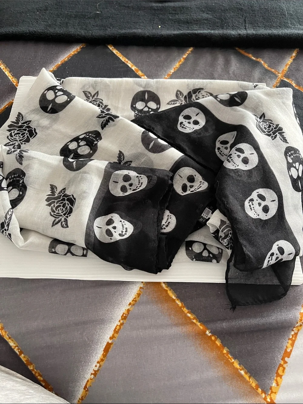 Black and White Skull Print Lightweight Scarf